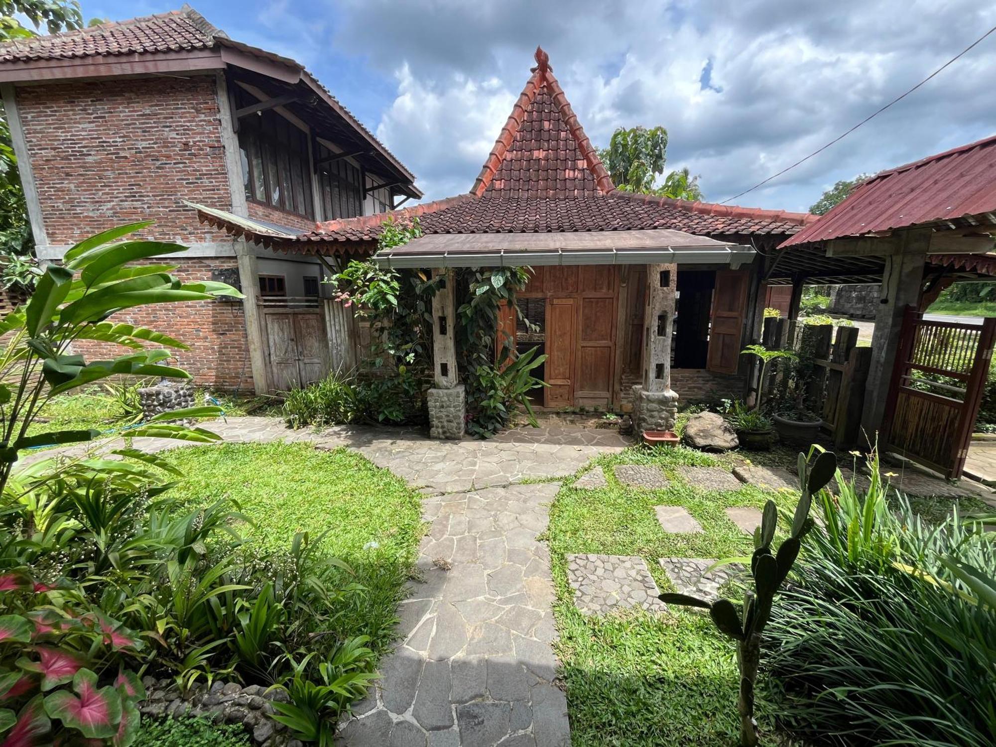 Saka Homestay Magelang Luaran gambar
